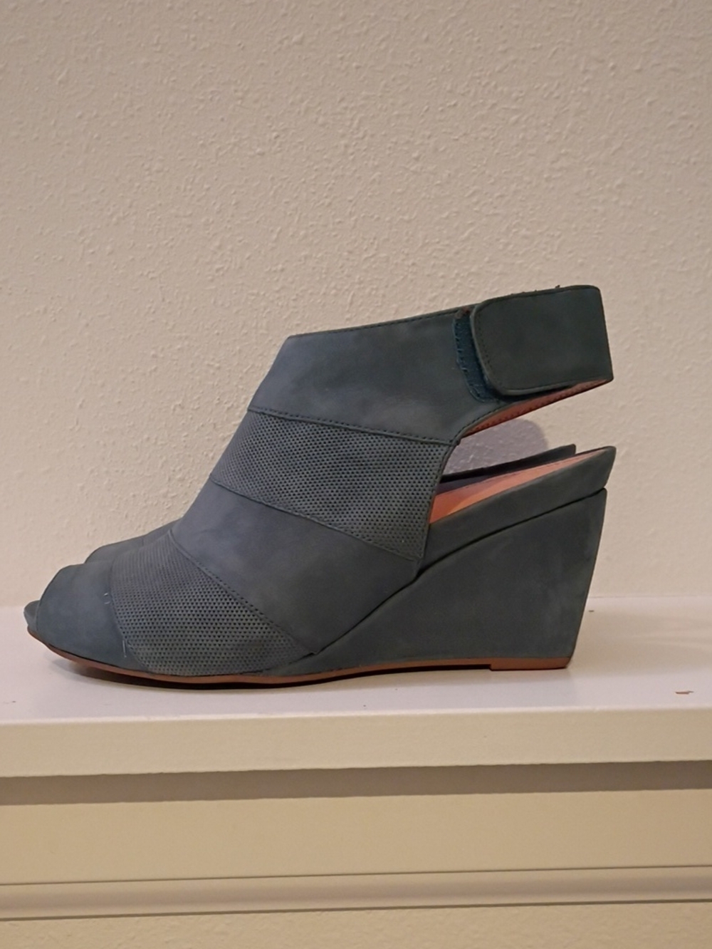 Earthies Manza Wedge Shoes